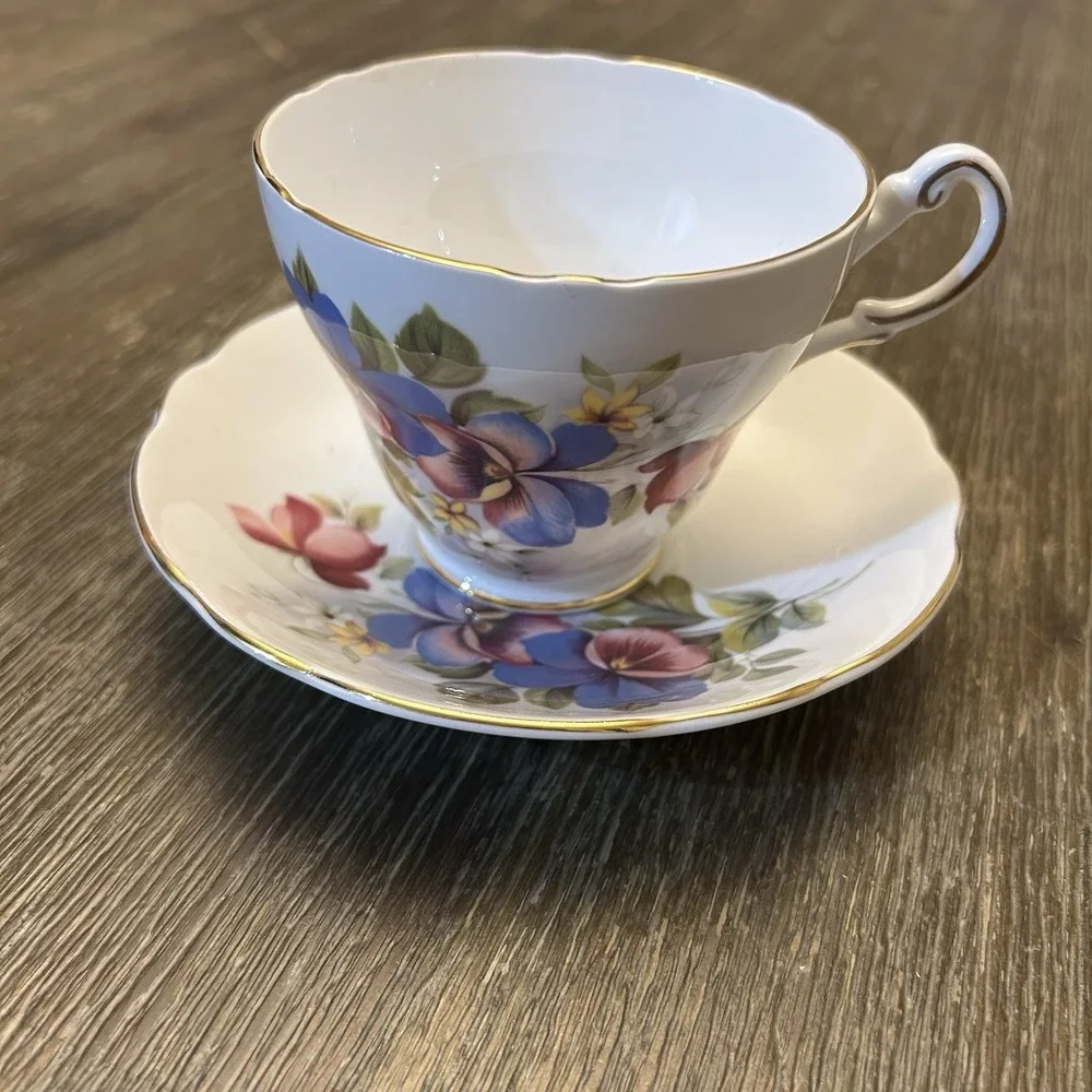 Regency English Bone China Teacup & Saucer Pansy Floral Gold Trim England VTG